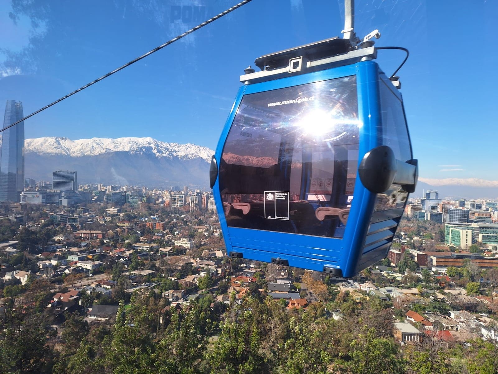 Seilbahnkabine am Cerro San Cristóbal über Santiago
