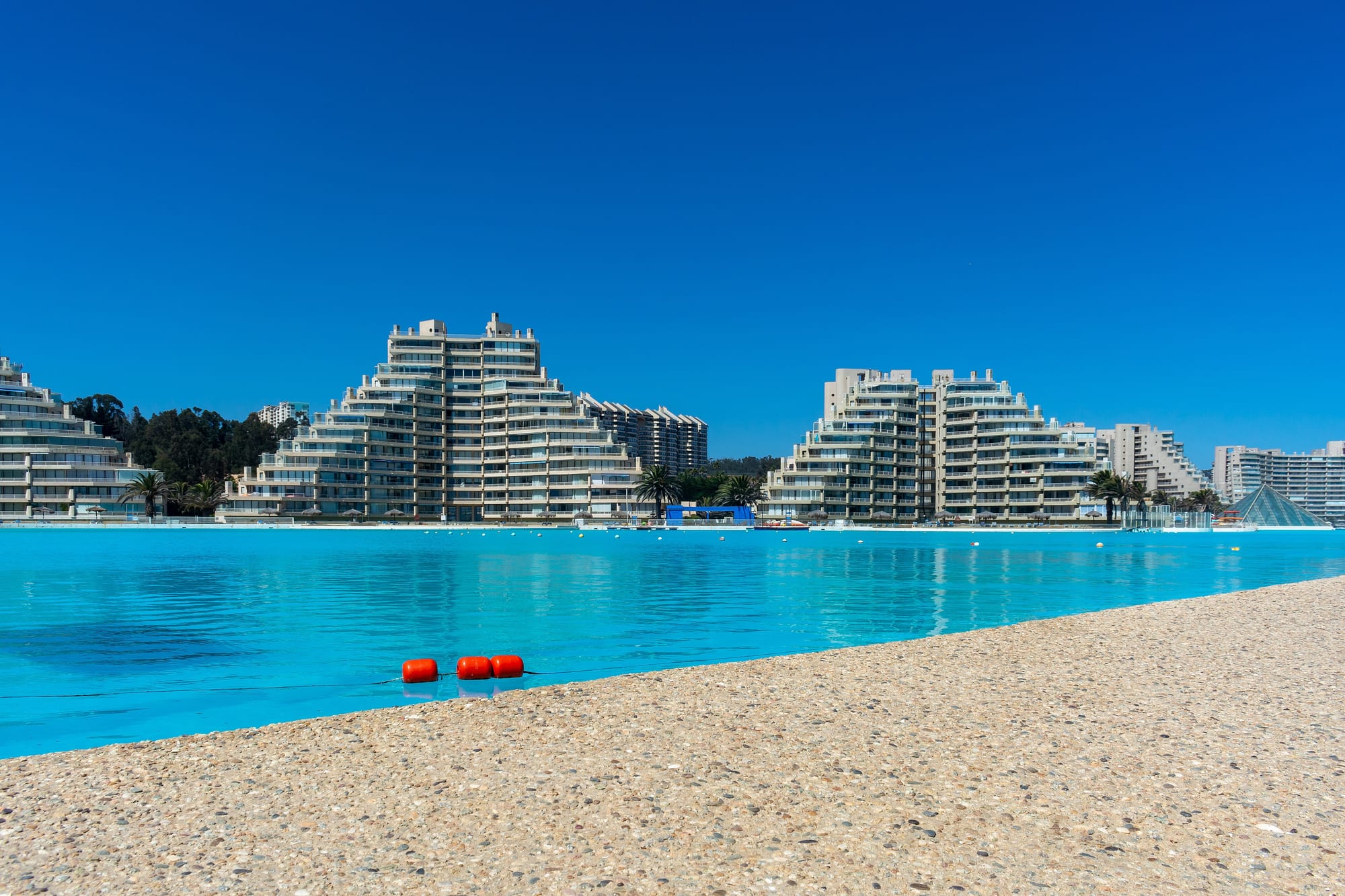 Riesiger Pool von San Alfonso del Mar direkt am Meer in Algarrobo